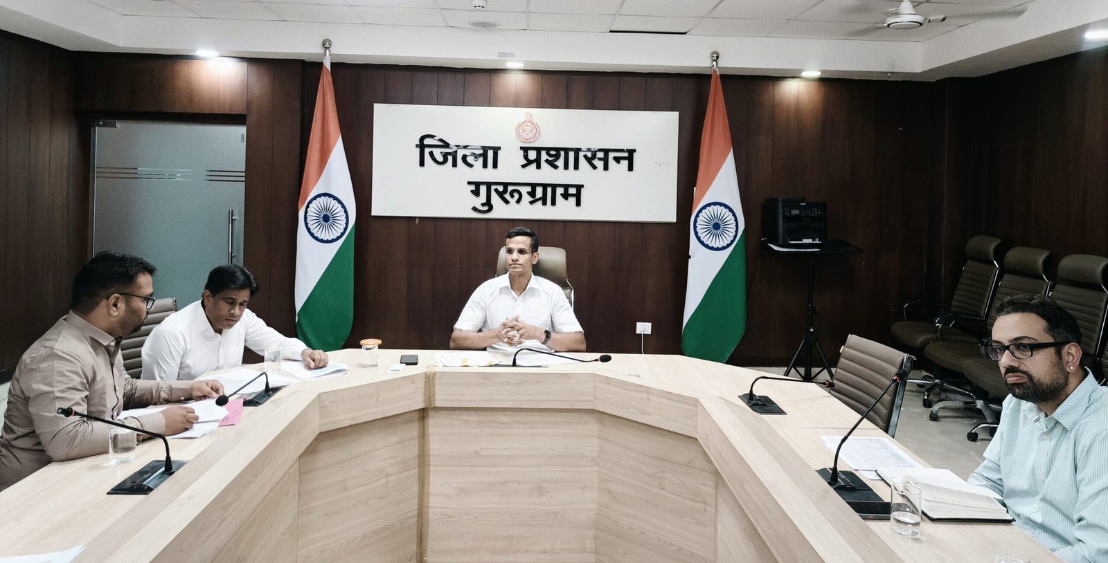 फसल अवशेष जलाने पर सख्त एक्शन, नियम तोड़ने वालों पर एफआईआर व रेड एंट्री होगी : डीसी उत्तम सिंह