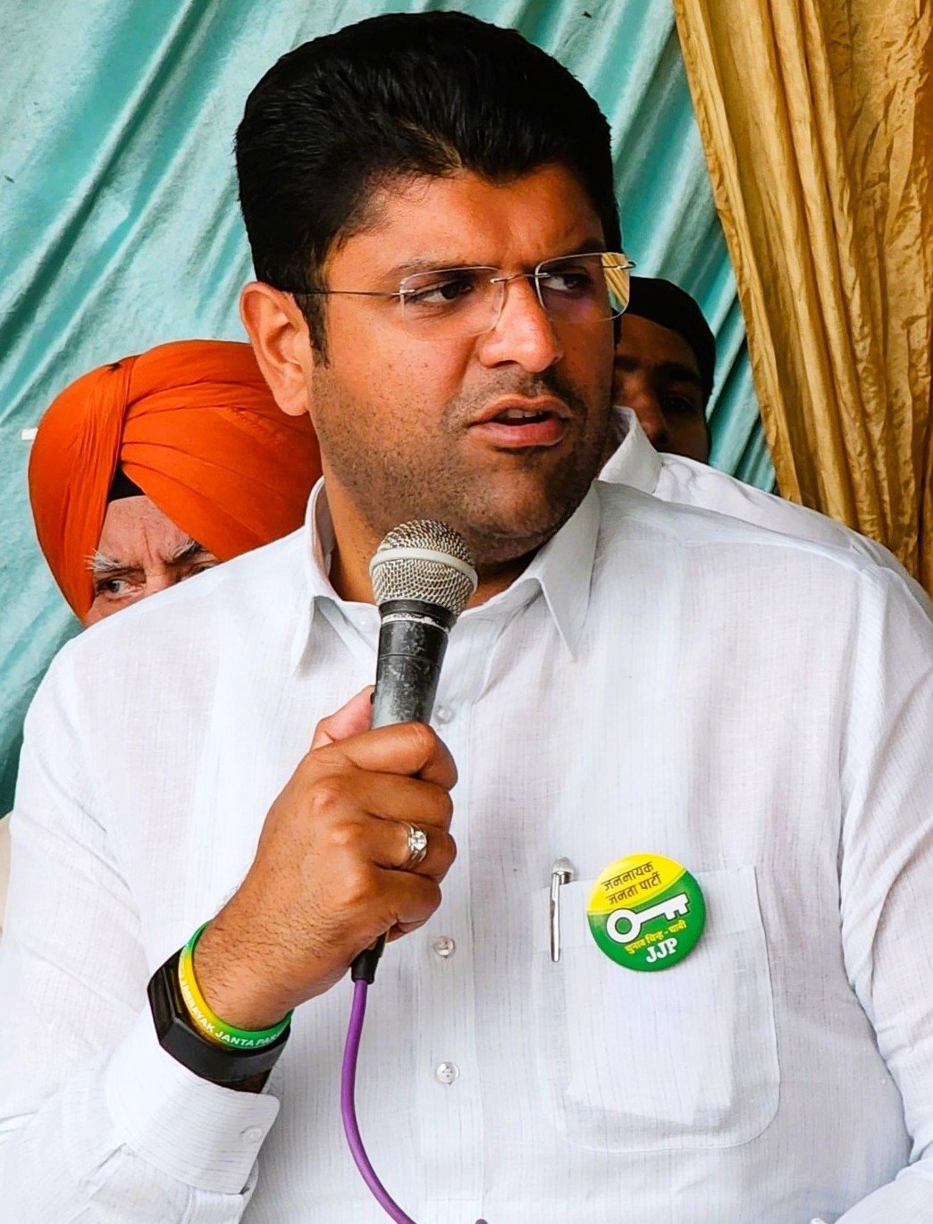 बैंक घोटाले के जिम्मेदार बड़े अधिकारियों और एजेंटों पर जल्द और सख्त कार्रवाई करे सरकार – दुष्यंत चौटाला